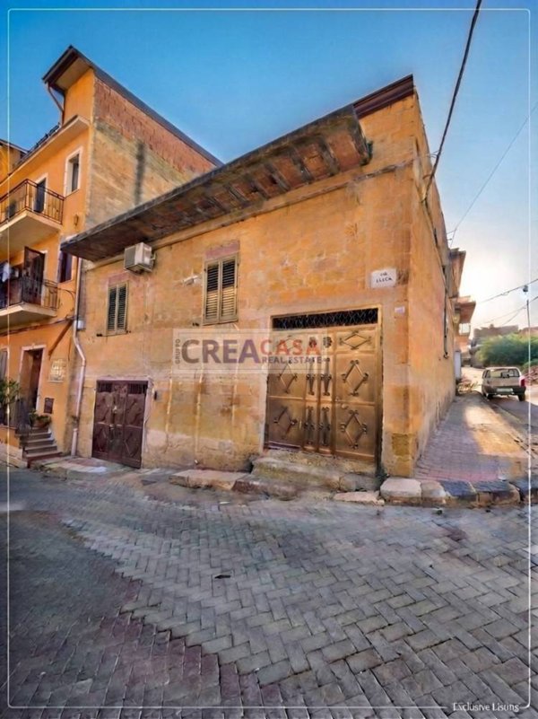 casa indipendente in vendita a Riesi