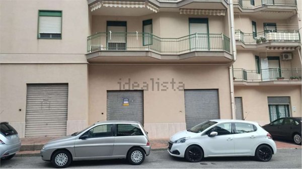 locale commerciale in vendita a San Cataldo