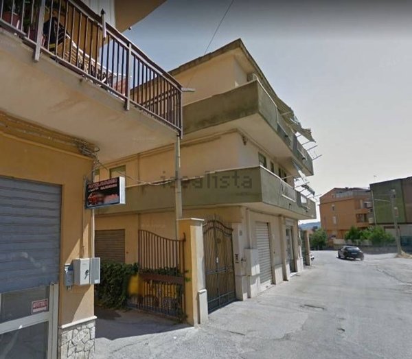 locale commerciale in vendita a San Cataldo