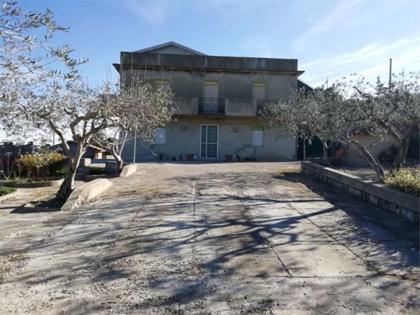 casa indipendente in vendita a San Cataldo