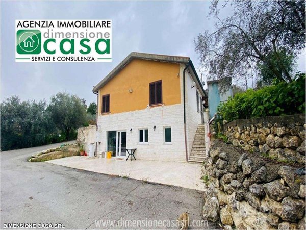casa indipendente in vendita a San Cataldo