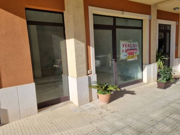 negozio in vendita a San Cataldo