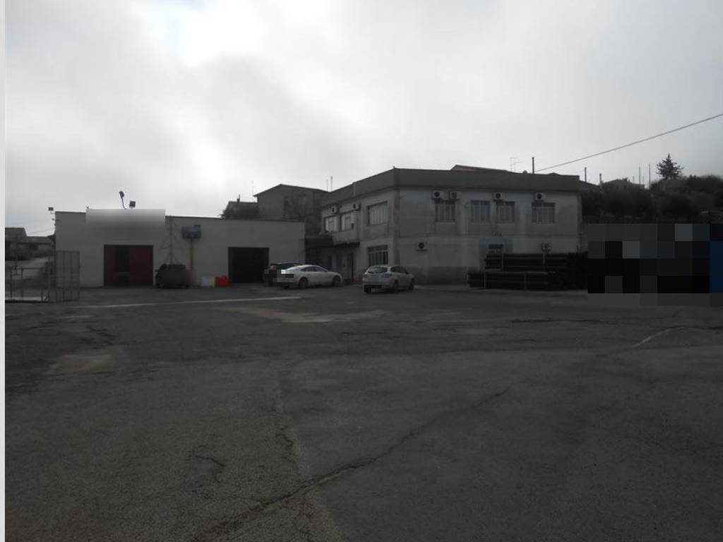 capannone in vendita a San Cataldo