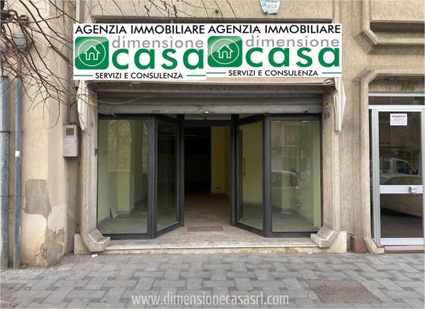 locale commerciale in vendita a San Cataldo