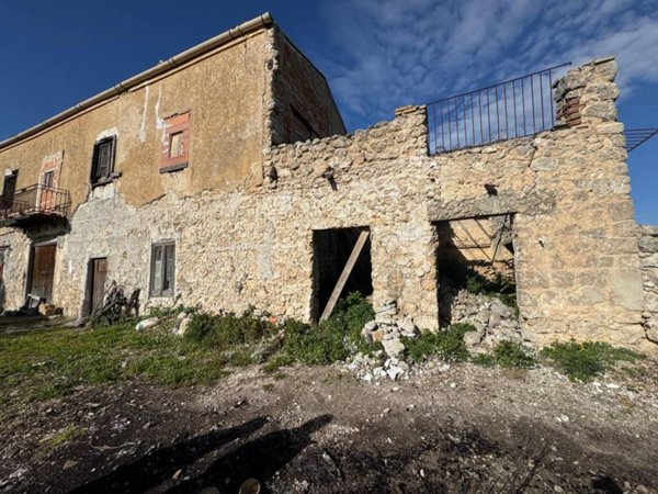 casa indipendente in vendita a San Cataldo