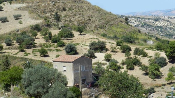 casa indipendente in vendita a San Cataldo
