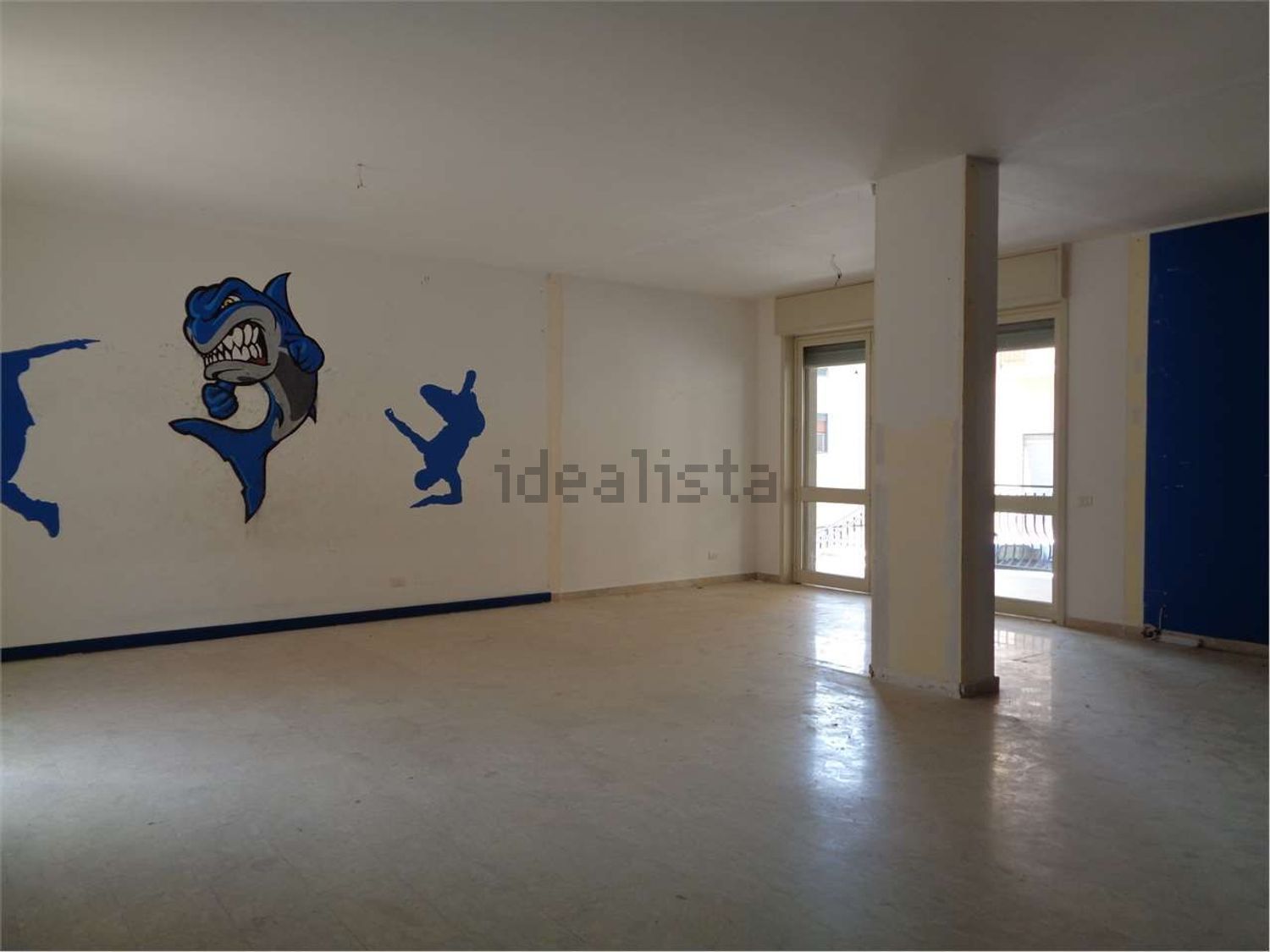 locale commerciale in vendita a San Cataldo