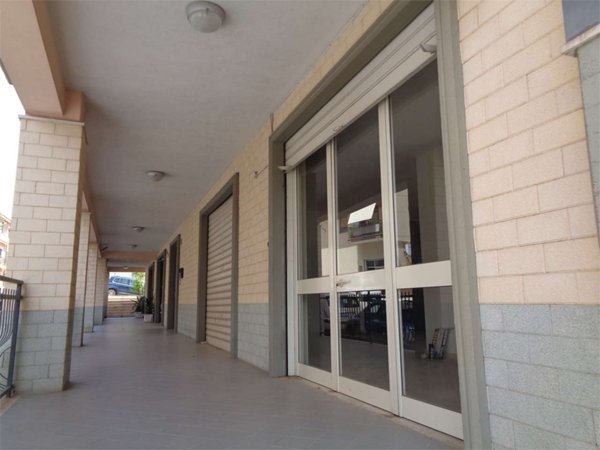 locale commerciale in vendita a San Cataldo