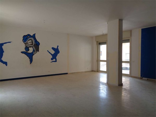 locale commerciale in vendita a San Cataldo