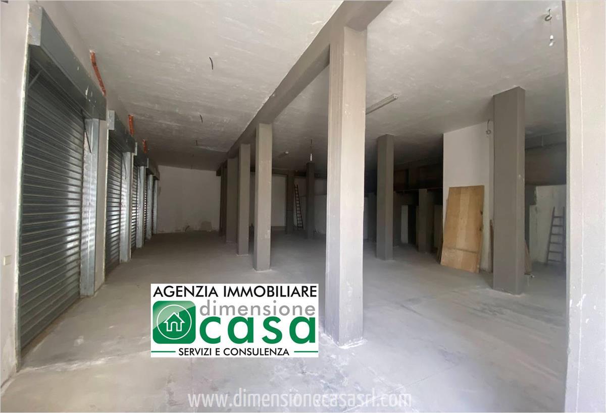 locale di sgombero in vendita a San Cataldo