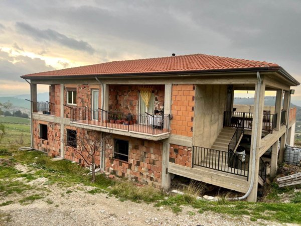 casa indipendente in vendita a San Cataldo