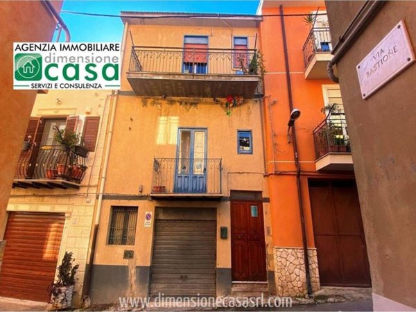 casa indipendente in vendita a San Cataldo