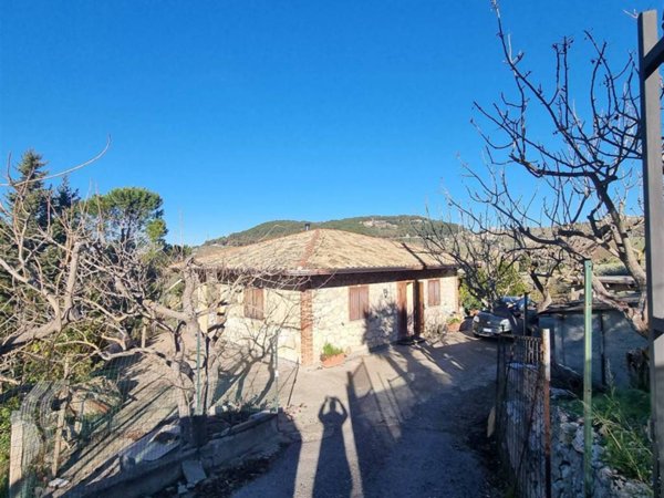 casa indipendente in vendita a San Cataldo