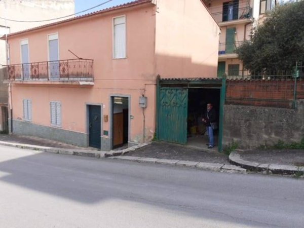 casa indipendente in vendita a San Cataldo
