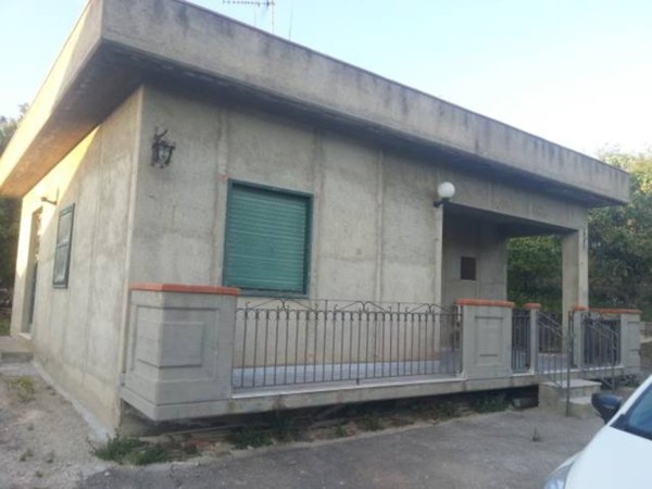casa indipendente in vendita a San Cataldo