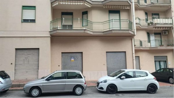 locale commerciale in vendita a San Cataldo