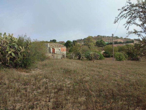 terreno edificabile in vendita a San Cataldo