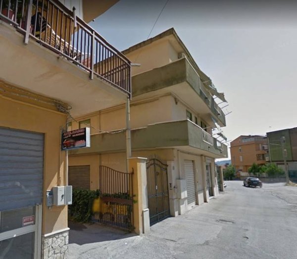 locale commerciale in vendita a San Cataldo