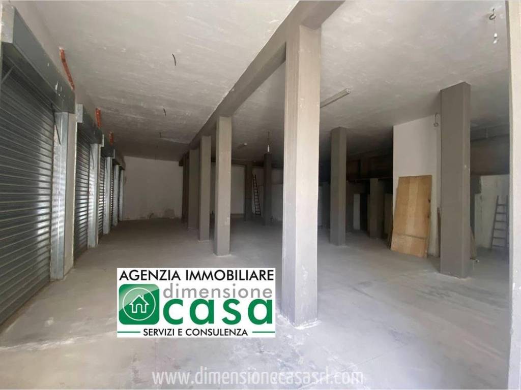 locale di sgombero in vendita a San Cataldo