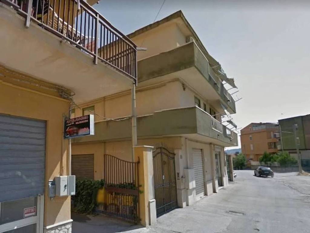 negozio in vendita a San Cataldo