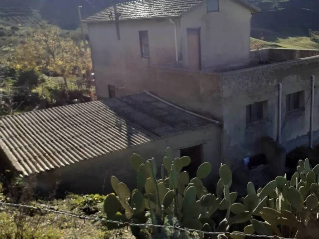 casa indipendente in vendita a San Cataldo
