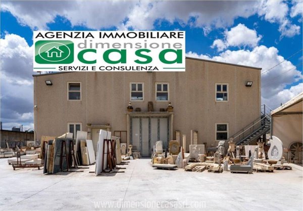 locale commerciale in vendita a San Cataldo