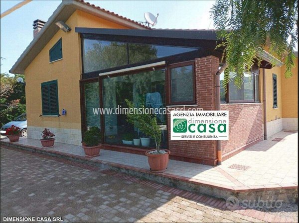 casa indipendente in vendita a San Cataldo