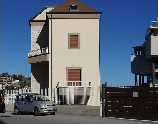 casa indipendente in vendita a San Cataldo