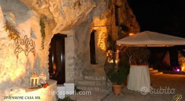 locale commerciale in vendita a San Cataldo