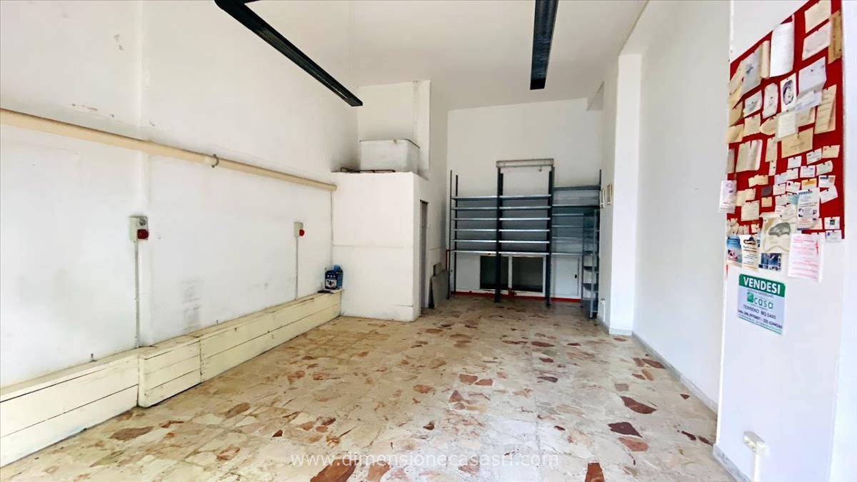 locale commerciale in vendita a San Cataldo