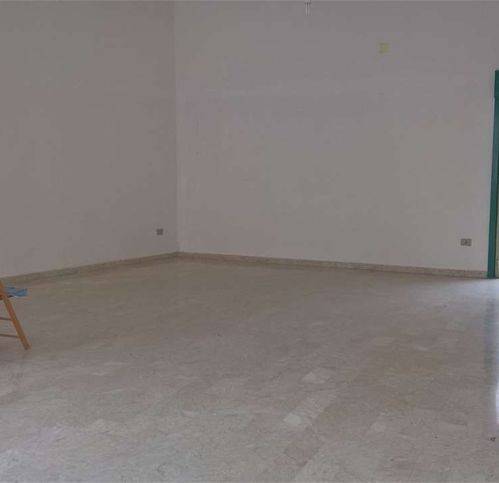 locale commerciale in vendita a San Cataldo