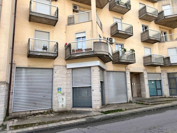 locale commerciale in vendita a San Cataldo