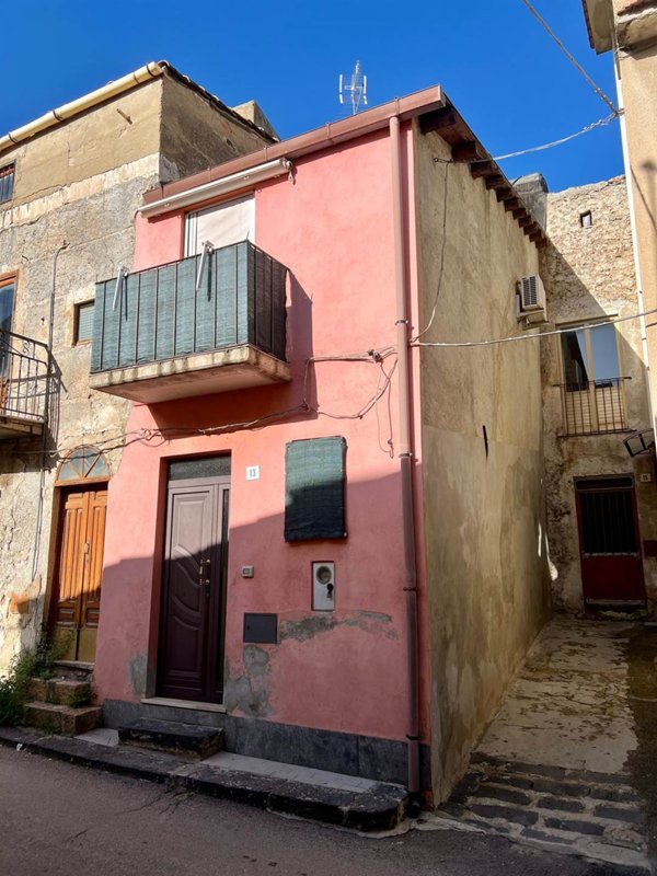 casa indipendente in vendita a San Cataldo