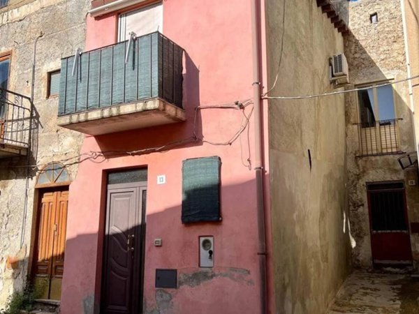 casa indipendente in vendita a San Cataldo