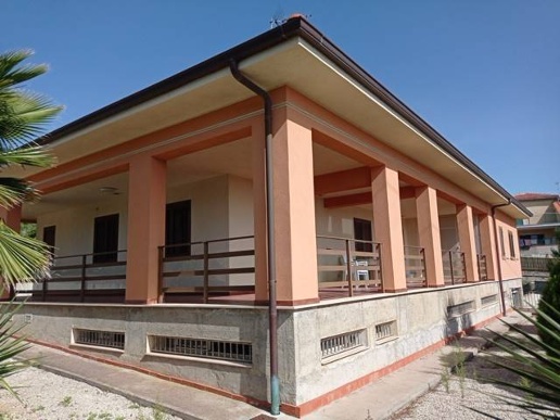 casa indipendente in vendita a San Cataldo