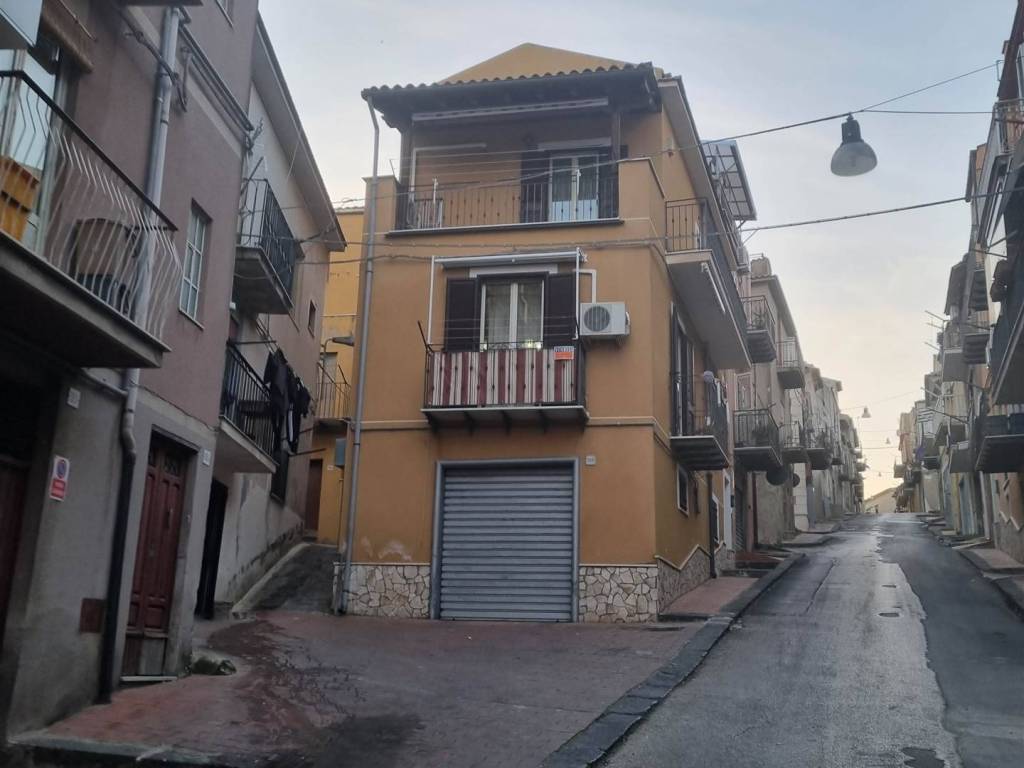 casa indipendente in vendita a San Cataldo