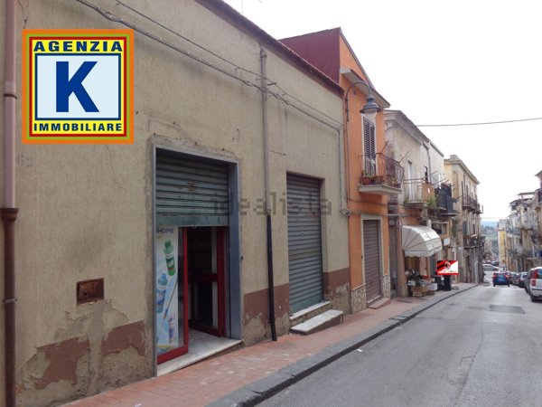 locale commerciale in vendita a San Cataldo