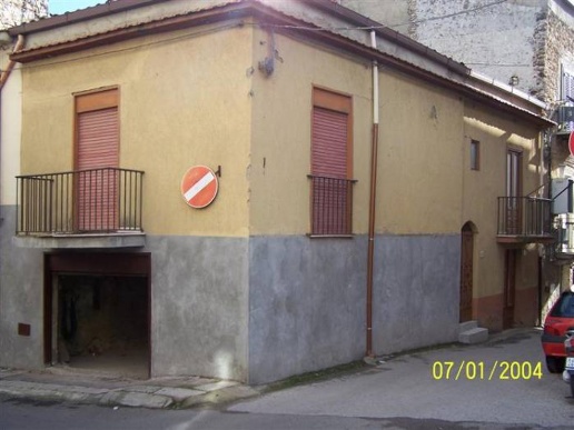 casa indipendente in vendita a San Cataldo