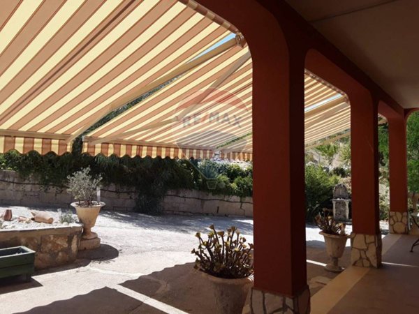 casa indipendente in vendita a San Cataldo