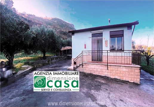 casa indipendente in vendita a San Cataldo
