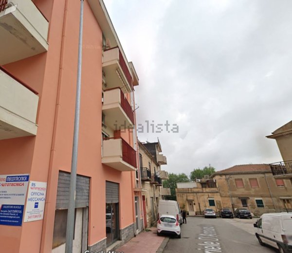 locale di sgombero in vendita a San Cataldo