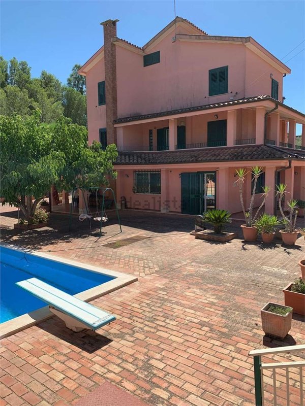 casa indipendente in vendita a San Cataldo