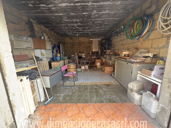 locale di sgombero in vendita a San Cataldo