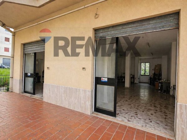 negozio in vendita a San Cataldo