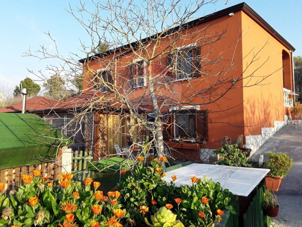 casa indipendente in vendita a San Cataldo
