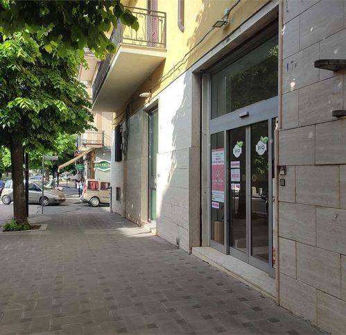 locale commerciale in vendita a San Cataldo