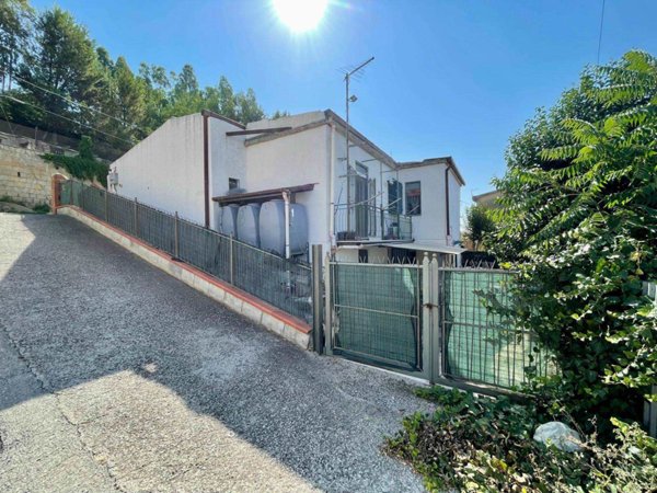 casa indipendente in vendita a San Cataldo