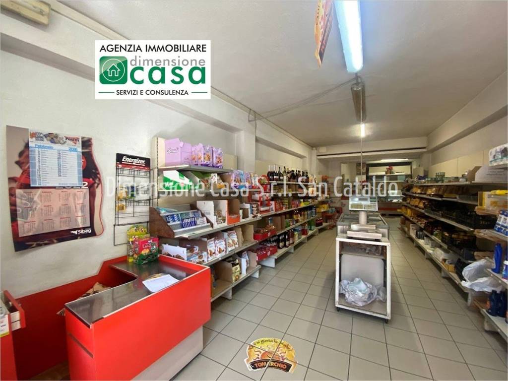 locale commerciale in vendita a San Cataldo