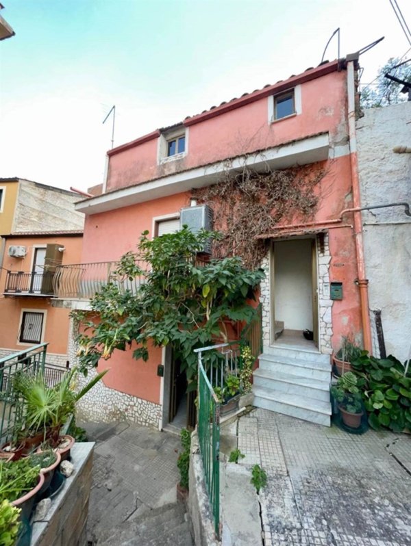 casa indipendente in vendita a San Cataldo