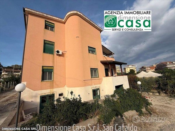 casa indipendente in vendita a San Cataldo